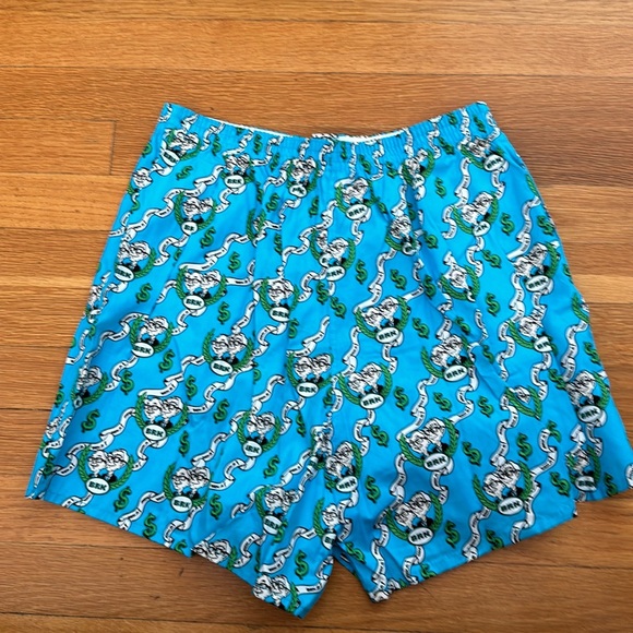 Berkshire Hathaway BRK.A+BRK.B Warren Buffett/Charlie Munger Boxers Large - Picture 2 of 4